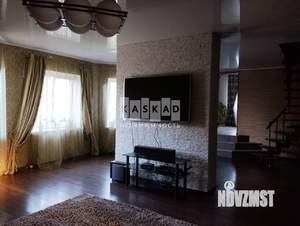 Дом 365м², 3-этажный, участок 15 сот.