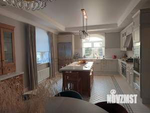 Дом 780м², 3-этажный, участок 15 сот.