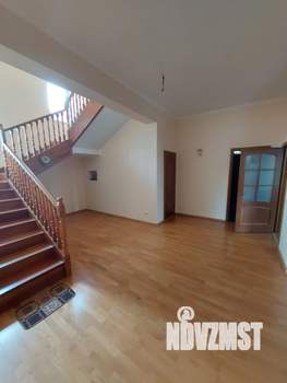 Дом 417м², 3-этажный, участок 20 сот.