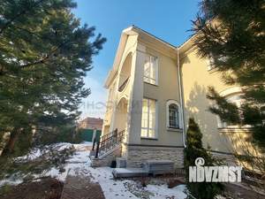 Дом 780м², 3-этажный, участок 15 сот.