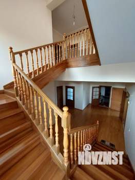 Дом 417м², 3-этажный, участок 20 сот.