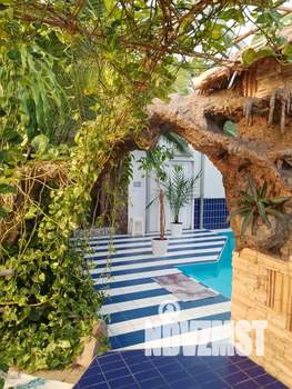 Дом 400м&sup2;, 3-этажный, посуточно, 