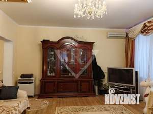 Коттедж 180м&sup2;, 2-этажный, на длительный срок, 