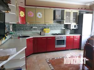 Дом 270м&sup2;, 3-этажный, посуточно, 