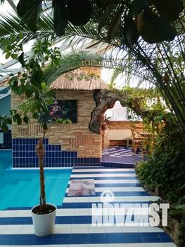 Дом 400м&sup2;, 3-этажный, посуточно, 