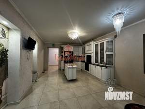 Дом 440м², 3-этажный, участок 15 сот.  