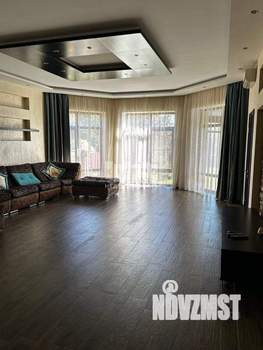 Дом 350м&sup2;, 2-этажный, участок 10 сот.  