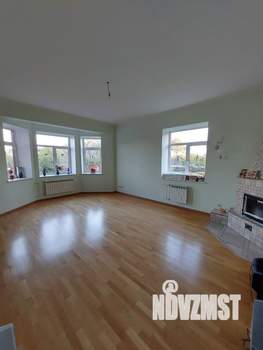 Дом 417м&sup2;, 3-этажный, участок 20 сот.  