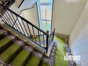 Дом 476м², 3-этажный, участок 9 сот.  