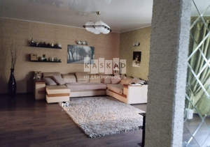 Дом 365м&sup2;, 3-этажный, участок 15 сот.  