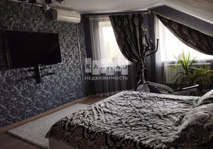 Дом 365м&sup2;, 3-этажный, участок 15 сот.  