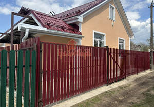 Дом 180м&sup2;, 2-этажный, участок 4 сот.  