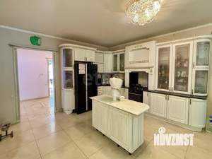 Дом 440м&sup2;, 3-этажный, участок 15 сот.  