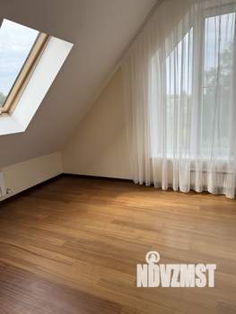 Коттедж 210м&sup2;, 2-этажный, участок 10 сот.  