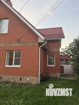 Коттедж 210м&sup2;, 2-этажный, участок 10 сот.  