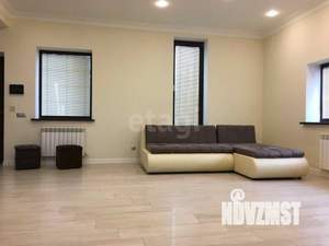 Дом 244м&sup2;, 3-этажный, участок 7 сот.  