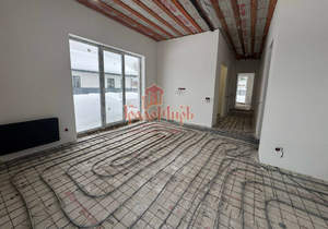 Дом 105м&sup2;, 1-этажный, участок 6 сот.  