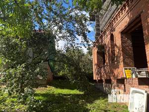 Дом 200м&sup2;, 2-этажный, участок 9 сот.  