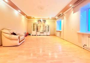 Дом 353м&sup2;, 3-этажный, участок 11 сот.  