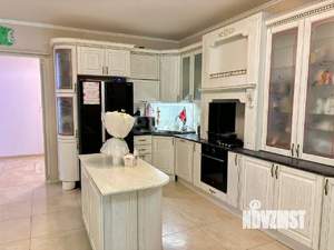 Дом 440м&sup2;, 3-этажный, участок 15 сот.  