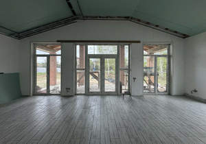 Дом 136м&sup2;, 1-этажный, участок 6 сот.  