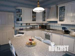 Коттедж 387м², 3-этажный, участок 19 сот.  