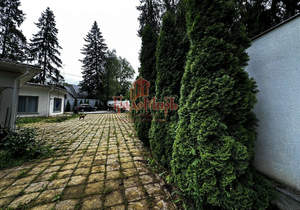 Дом 440м², 3-этажный, участок 15 сот.  