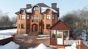 Дом 417м&sup2;, 3-этажный, участок 20 сот.  