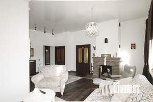 Дом 422м², 3-этажный, участок 10 сот.  