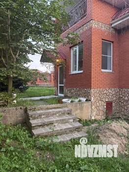 Коттедж 210м&sup2;, 2-этажный, участок 10 сот.  