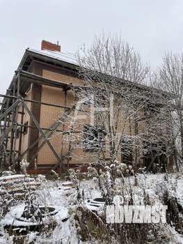 Дом 260м², 2-этажный, участок 12 сот.  