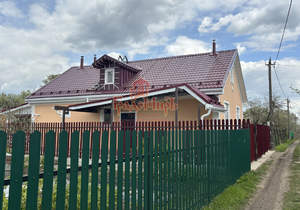 Дом 180м&sup2;, 2-этажный, участок 4 сот.  