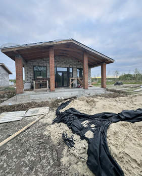 Дом 136м&sup2;, 1-этажный, участок 6 сот.  