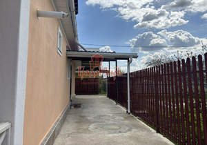 Дом 180м&sup2;, 2-этажный, участок 4 сот.  