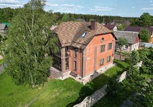 Дом 244м&sup2;, 3-этажный, участок 7 сот.  