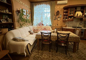 Дом 444м&sup2;, 3-этажный, участок 11 сот.  