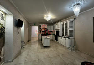 Дом 440м², 3-этажный, участок 15 сот.  