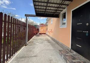 Дом 180м&sup2;, 2-этажный, участок 4 сот.  