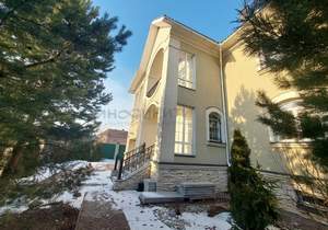 Дом 780м², 3-этажный, участок 15 сот.  