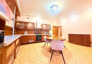 Дом 353м&sup2;, 3-этажный, участок 11 сот.  