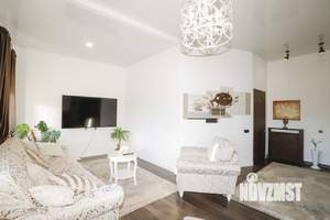 Дом 422м², 3-этажный, участок 10 сот.  