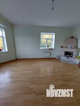 Дом 417м&sup2;, 3-этажный, участок 20 сот.  