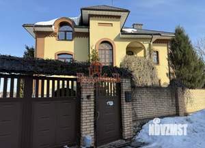 Коттедж 444м&sup2;, 3-этажный, участок 11 сот.  