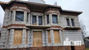 Дом 643м&sup2;, 2-этажный, участок 10 сот.  