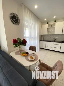Студия квартира, посуточно, 35м2, 16/16 этаж