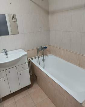 1-к квартира, на длительный срок, 61м2, 3/9 этаж