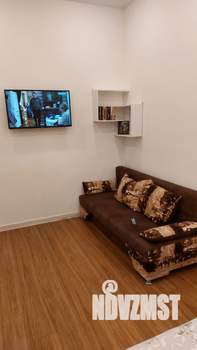 Студия квартира, посуточно, 39м2, 1/6 этаж