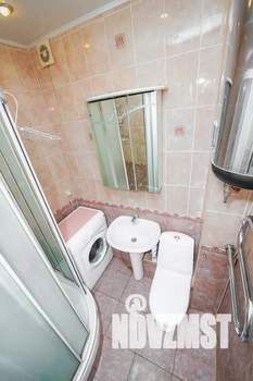 Студия квартира, посуточно, 46м2, 1/5 этаж