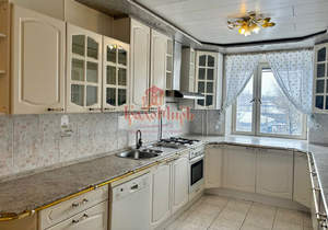 4-к квартира, вторичка, 141м2, 3/9 этаж