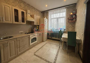 2-к квартира, вторичка, 59м2, 1/4 этаж